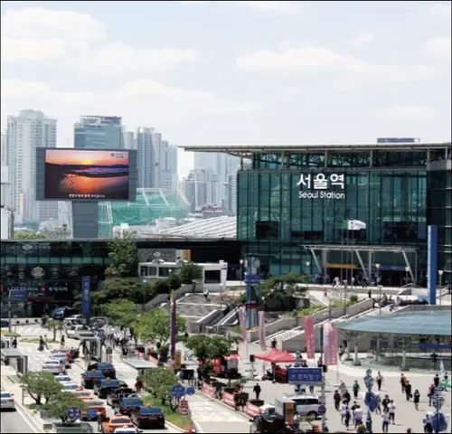 ソウル駅広場 電光板