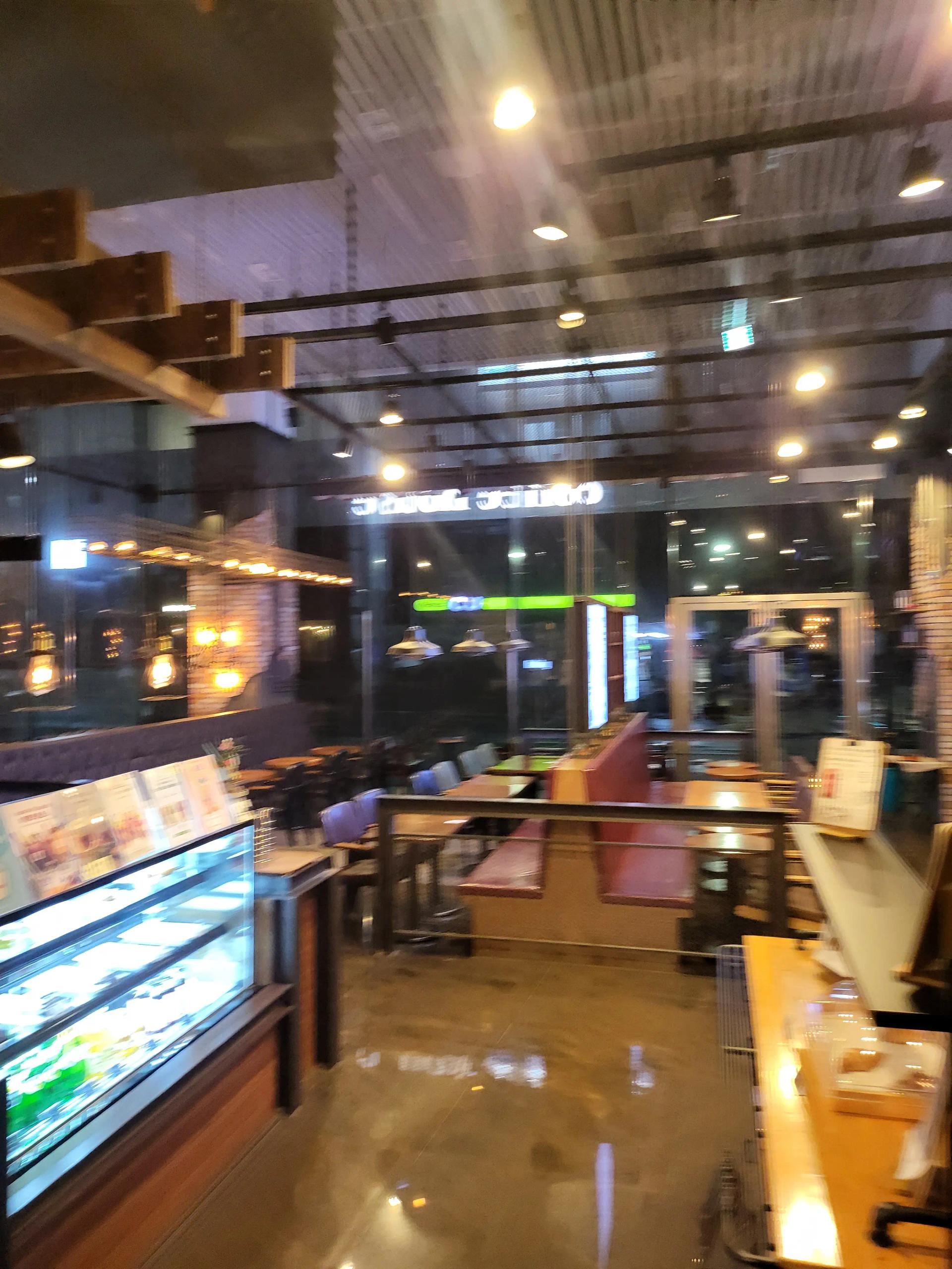 비엔나커피하우스 서울숲역점 공간 이미지 3