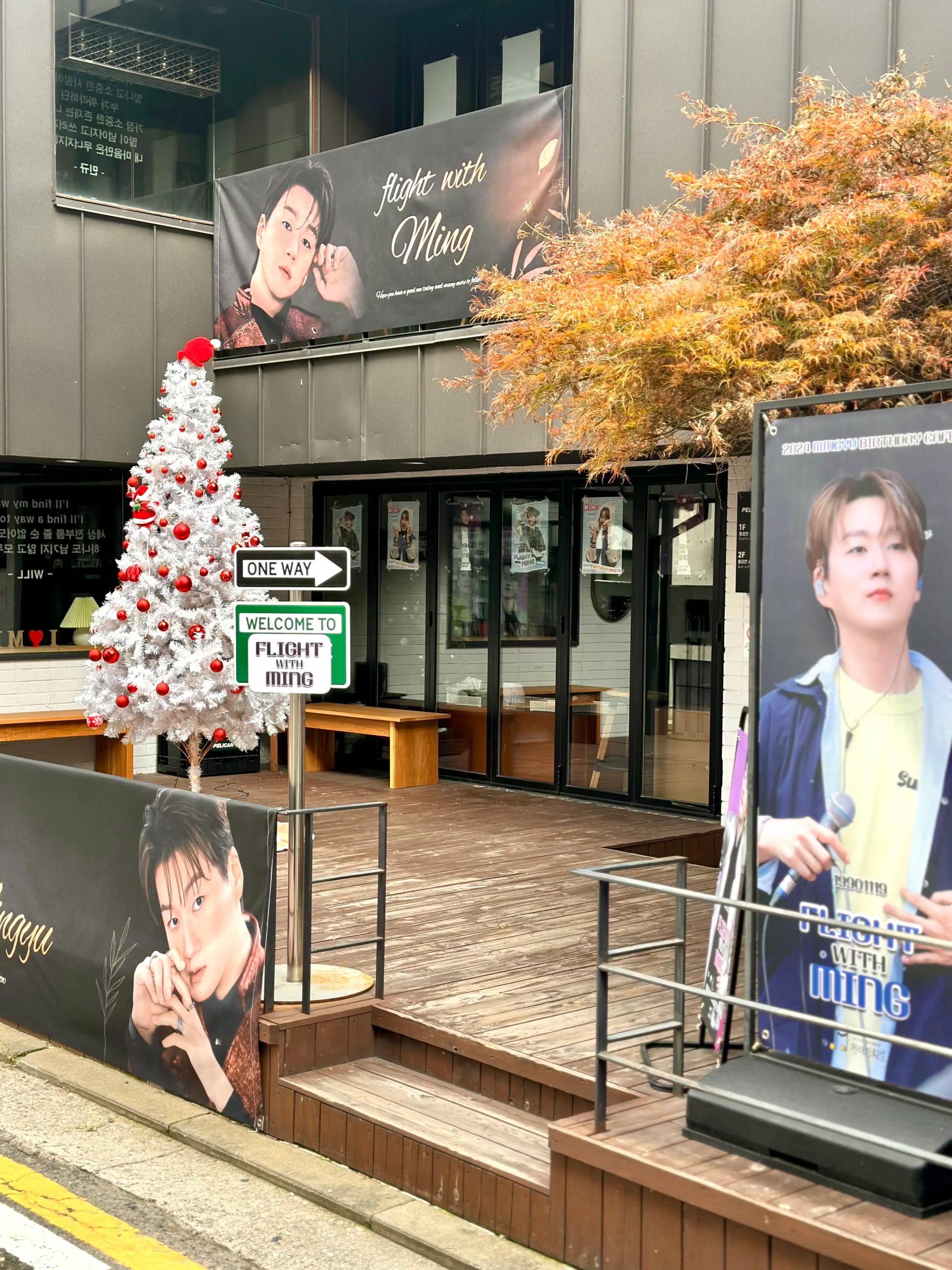 펠리칸카페 공간 이미지 3